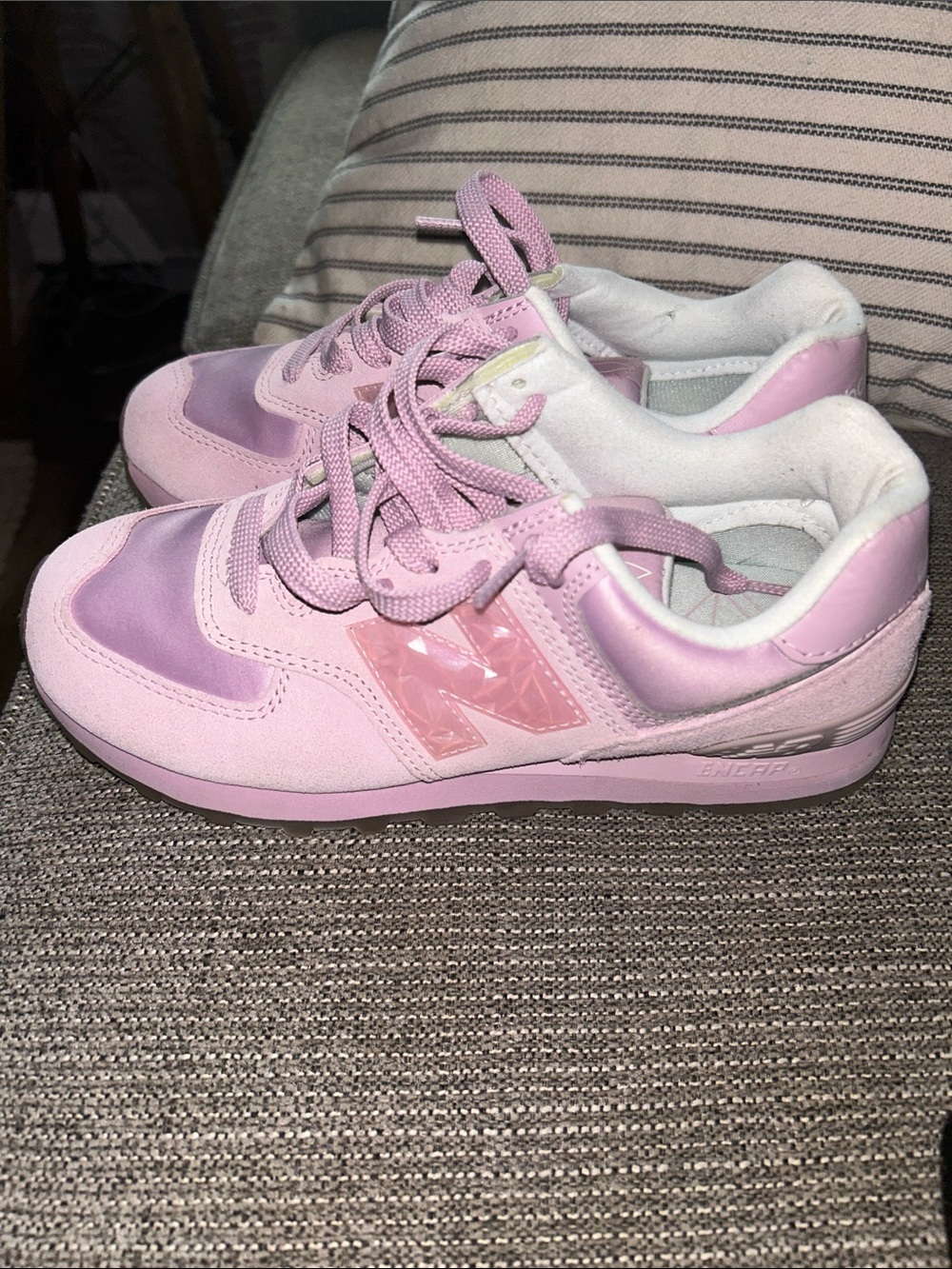 New Balance Pastel Pink Retro Running Sneakers - Picture 3 of 7